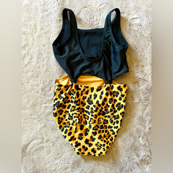 Girls Cat & Jack Leaopard Swimsuit. Size L 10/12 - Picture 2 of 3